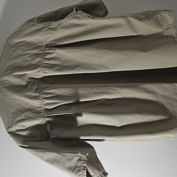 Patagonia Men's‎ Tan Short Sleeve Shirt. Size XL. Front Pockets. Excelant - Picture 6 of 9